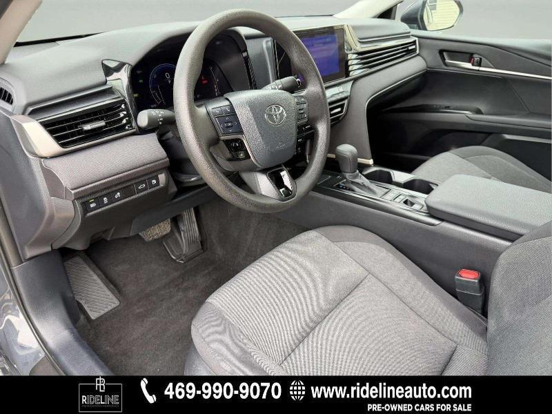 Toyota Camry Hybrid LE 2025