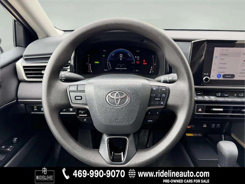 Toyota Camry Hybrid LE 2025