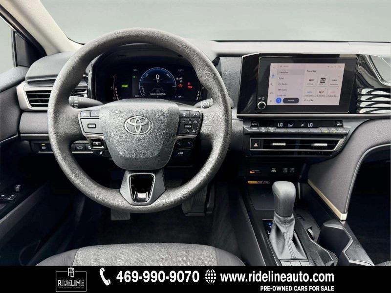 Toyota Camry Hybrid LE 2025