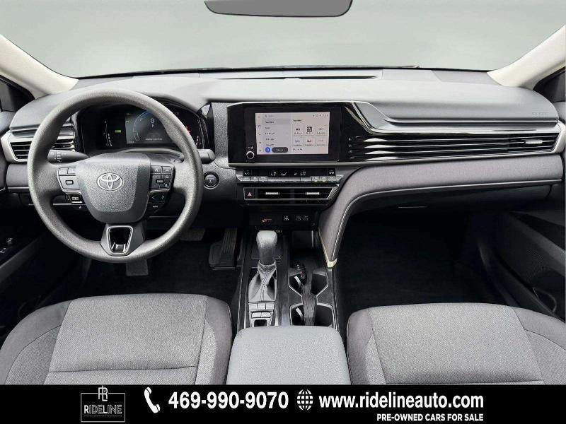 Toyota Camry Hybrid LE 2025