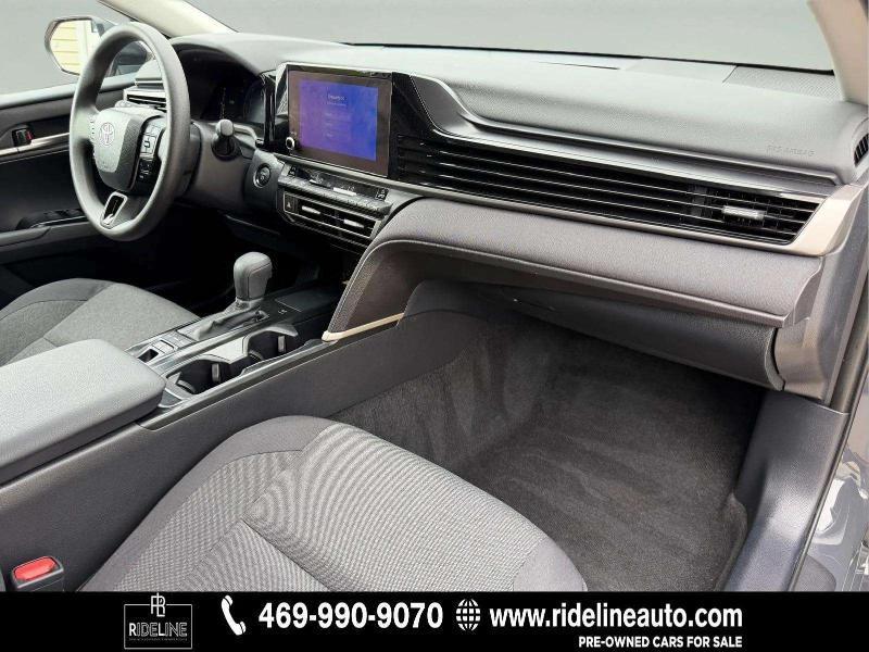 Toyota Camry Hybrid LE 2025