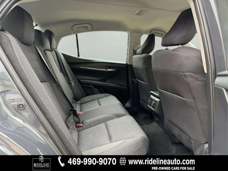 Toyota Camry Hybrid LE 2025