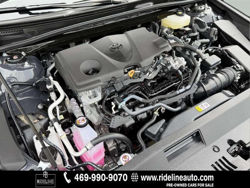 Toyota Camry Hybrid LE 2025