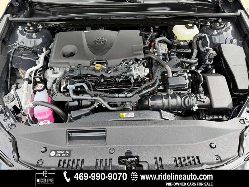 Toyota Camry Hybrid LE 2025