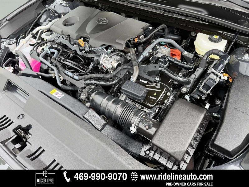 Toyota Camry Hybrid LE 2025