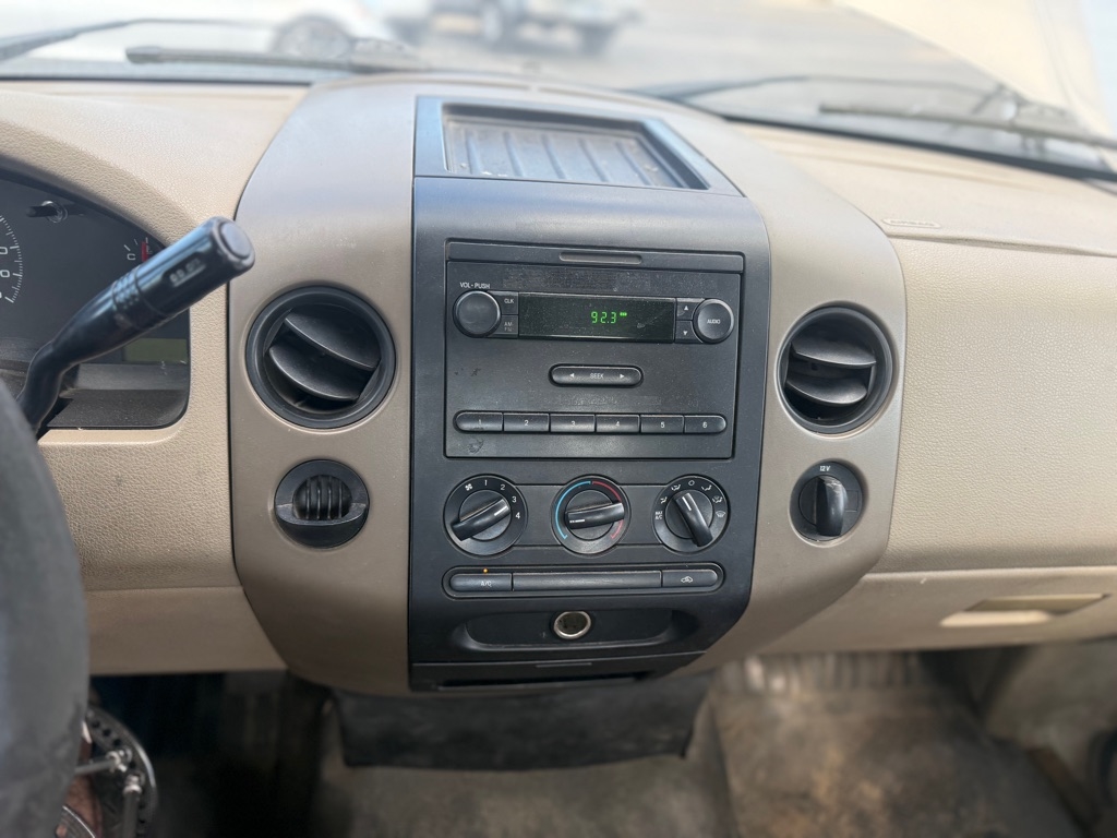 Ford F-150 STX 2WD 2005 Ford F-150 STX 2WD 2005
