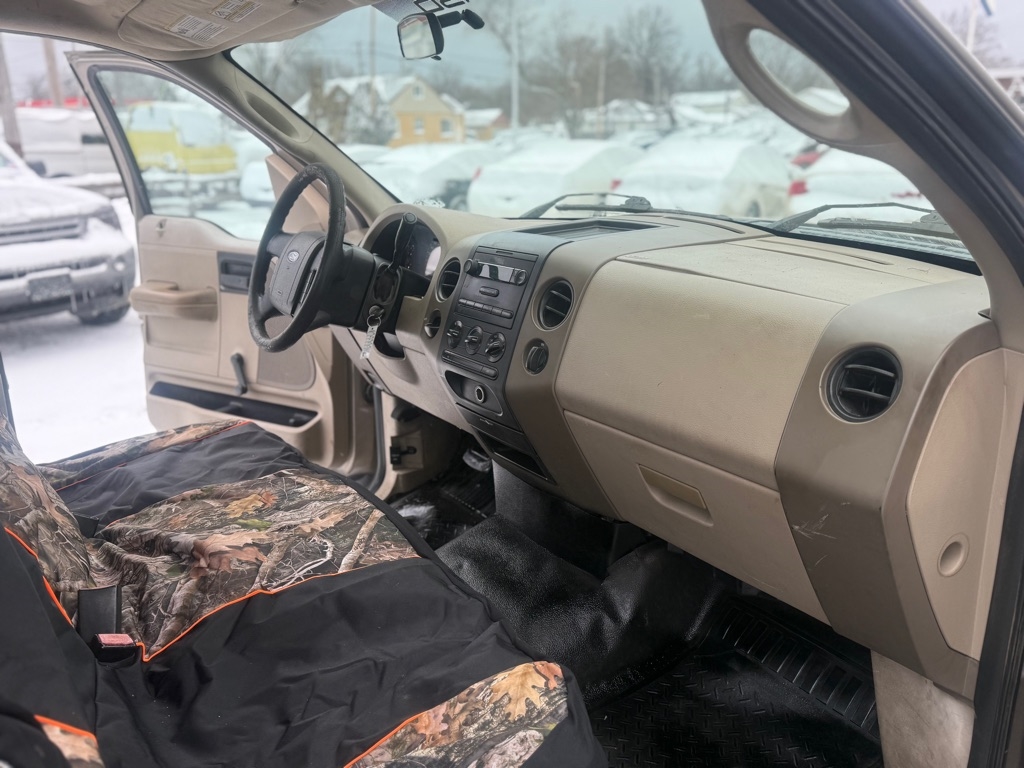 Ford F-150 STX 2WD 2005