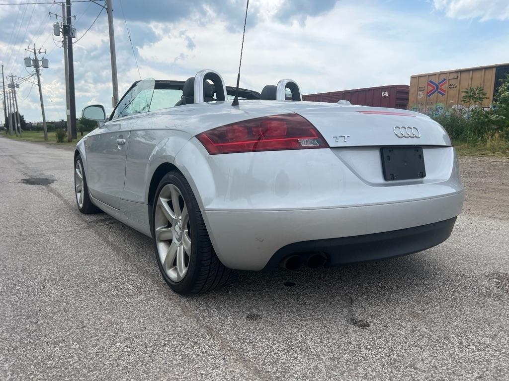 Audi TT 2.0 T Roadster with S tronic 2008