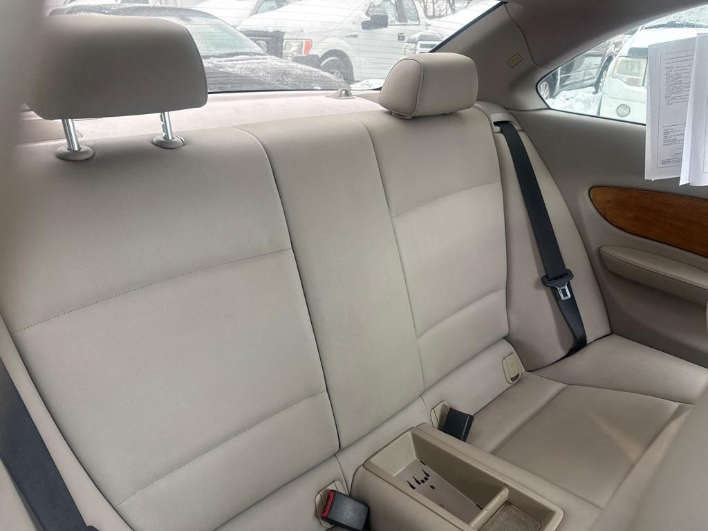 BMW 1-Series 128i Coupe 2011