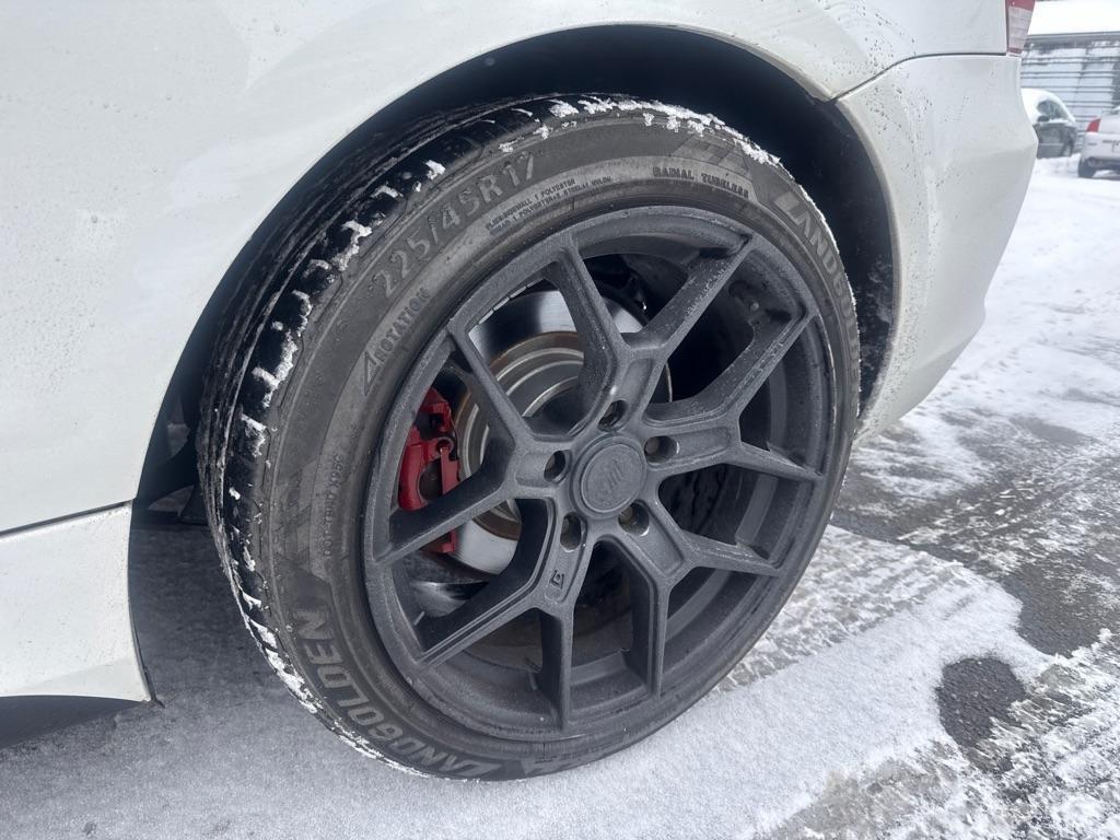 BMW 1-Series 128i Coupe 2011