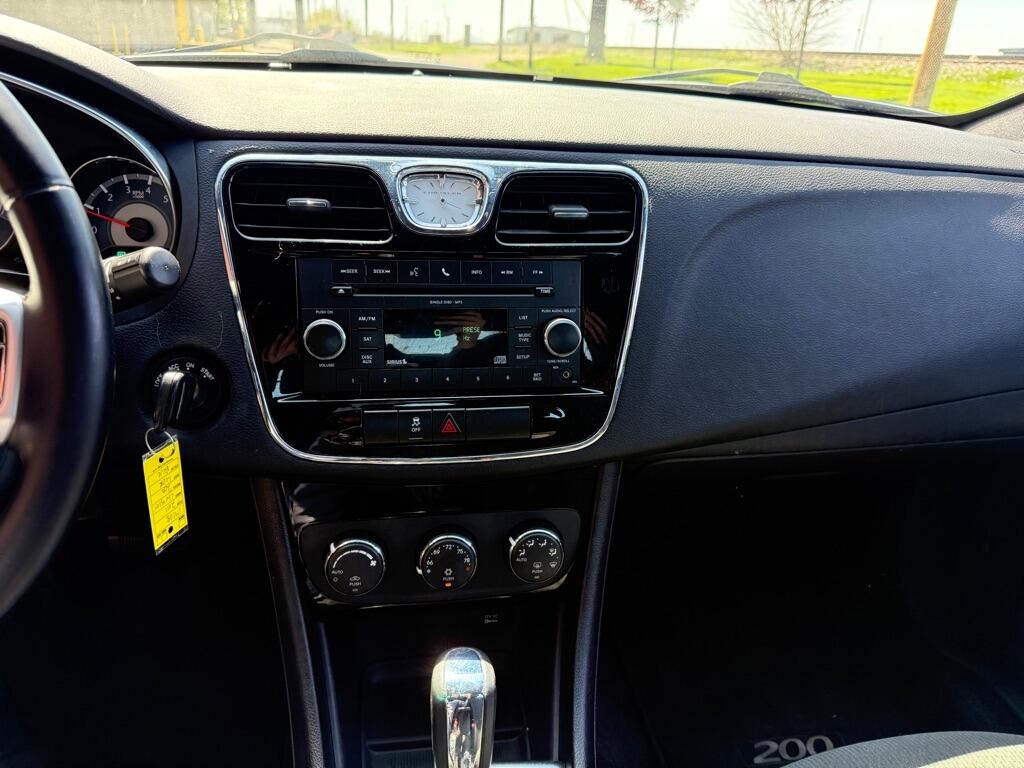 Chrysler 200 Touring 2011 Chrysler 200 Touring 2011