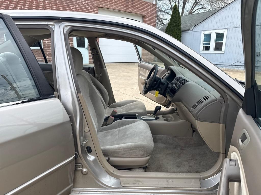 Honda Civic LX sedan 2001