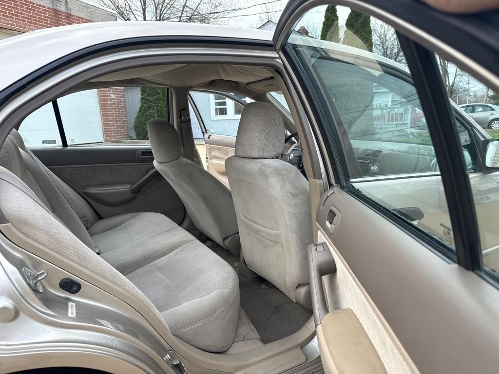 Honda Civic LX sedan 2001