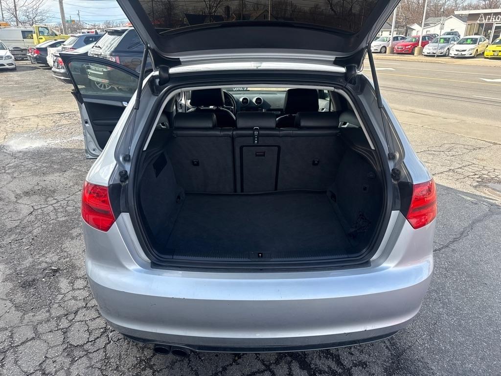 Audi A3 2.0T Premium S tronic 2011