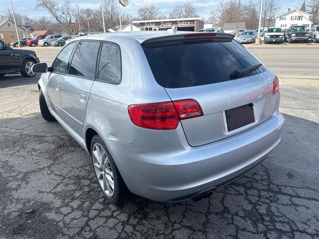 Audi A3 2.0T Premium S tronic 2011