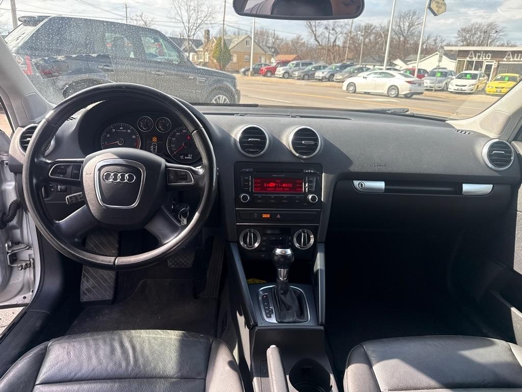 Audi A3 2.0T Premium S tronic 2011