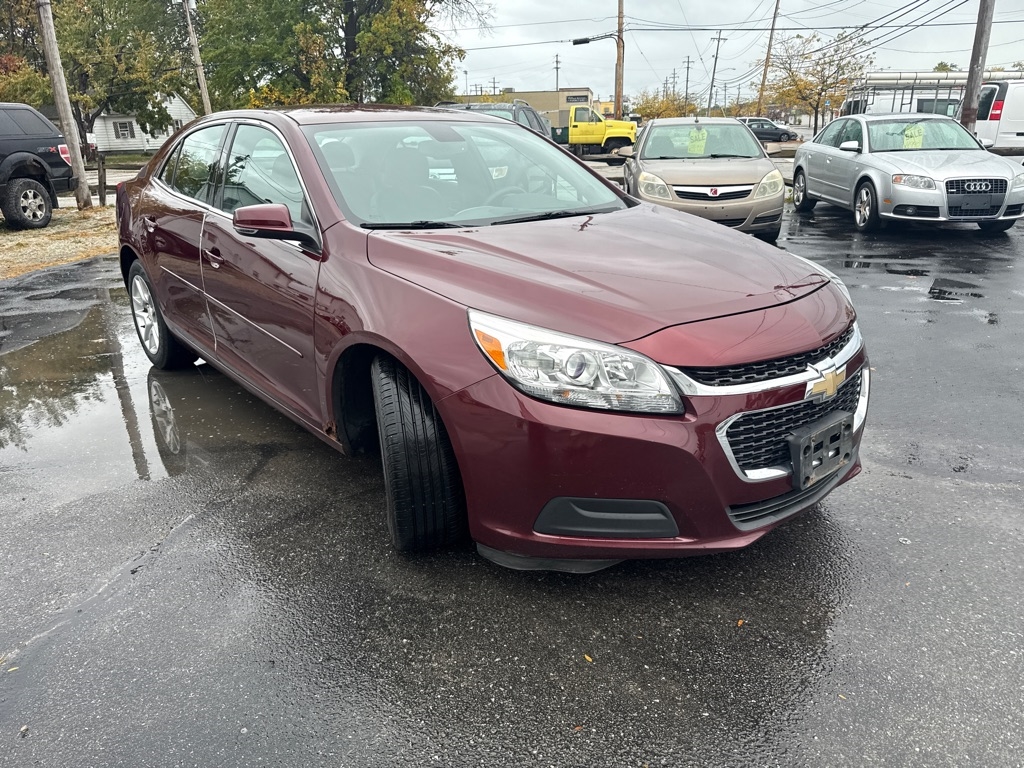 2015 Chevrolet Malibu 1LT photo 2