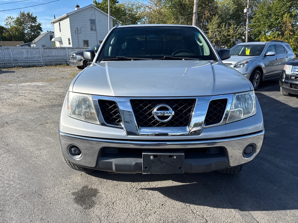 2009 Nissan Frontier SE King Cab photo 2