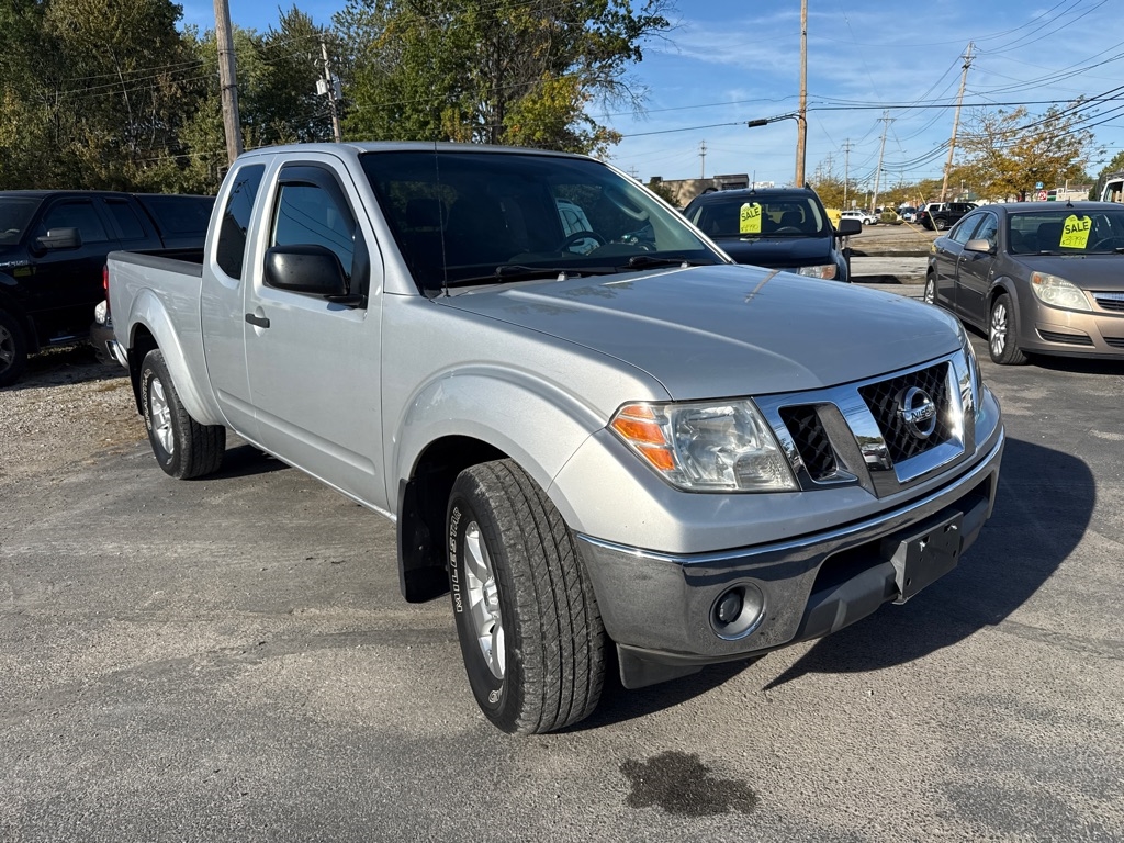 2009 Nissan Frontier SE King Cab photo 3