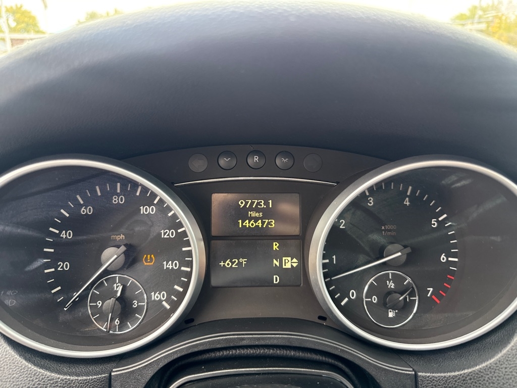 Mercedes-Benz M-Class ML350 4MATIC 2011 Mercedes-Benz M-Class ML350 4MATIC 2011