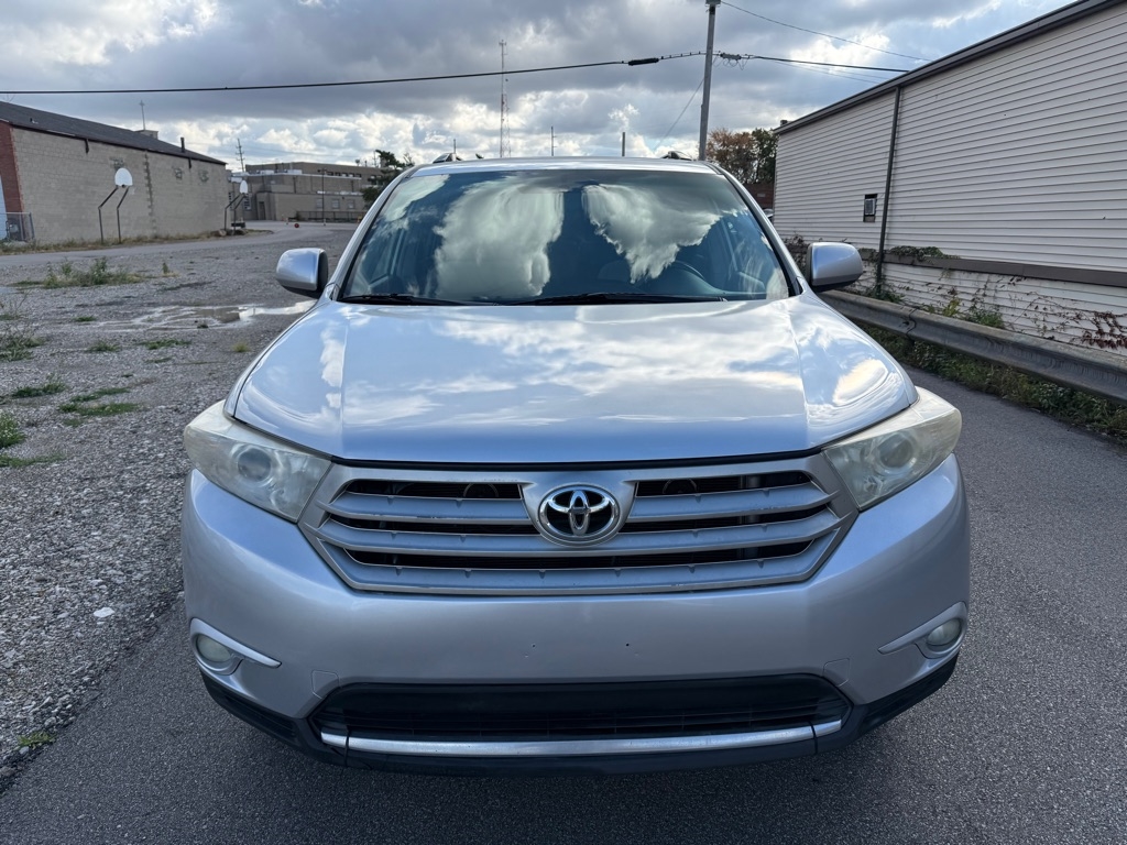 Toyota Highlander Base 4WD 2012