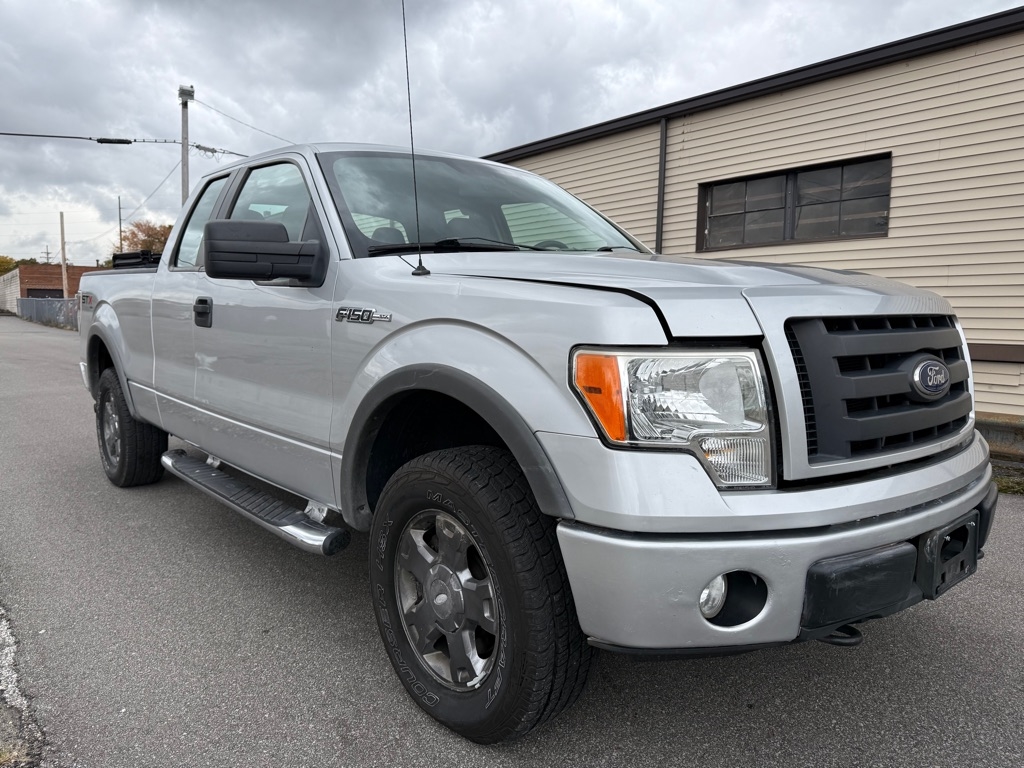 Ford F-150 XL SuperCab 8-ft. Bed 4WD 2010 Ford F-150 XL SuperCab 8-ft. Bed 4WD 2010