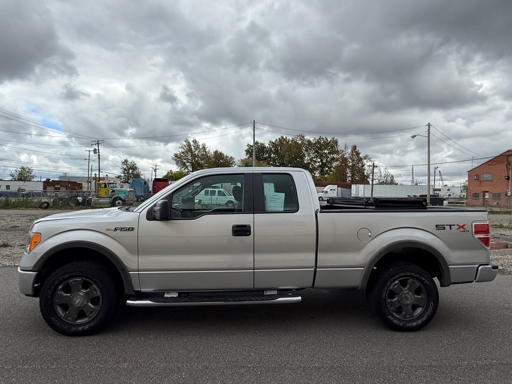 Ford F-150 XL SuperCab 8-ft. Bed 4WD 2010 Ford F-150 XL SuperCab 8-ft. Bed 4WD 2010