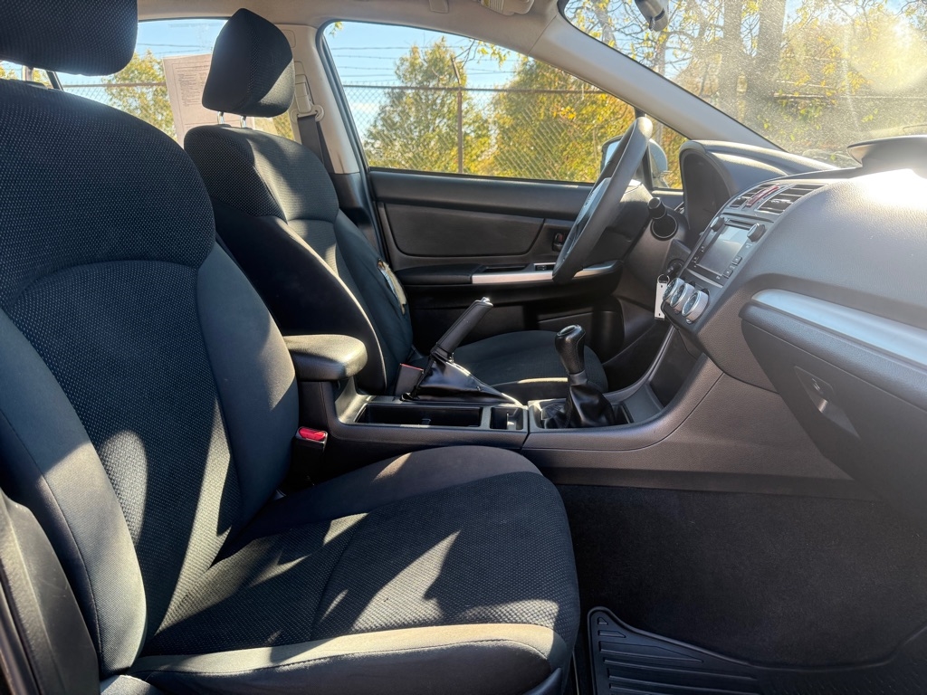Subaru Impreza 2.0i PZEV 5M 4-Door 2016 Subaru Impreza 2.0i PZEV 5M 4-Door 2016