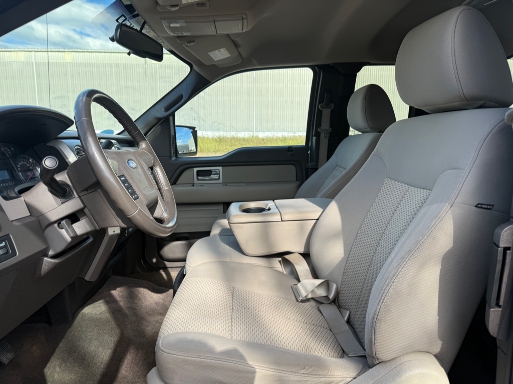 Ford F-150 XL SuperCab 8-ft. Bed 4WD 2010 Ford F-150 XL SuperCab 8-ft. Bed 4WD 2010