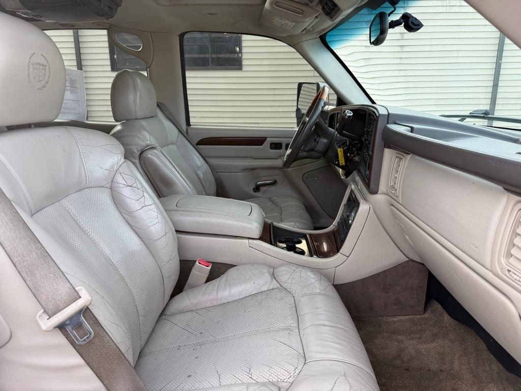 Cadillac Escalade AWD 2002