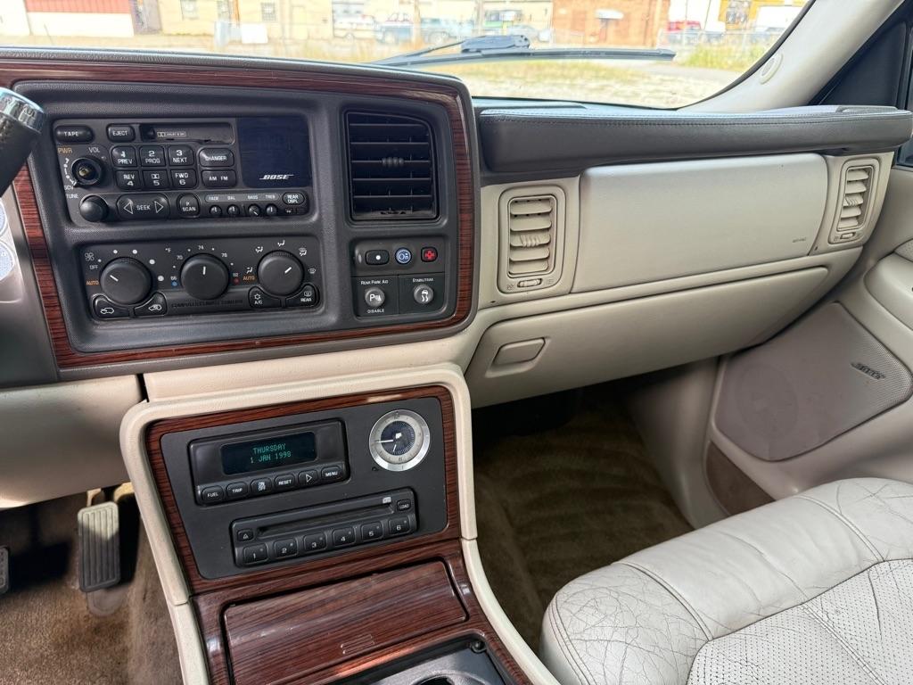 Cadillac Escalade AWD 2002