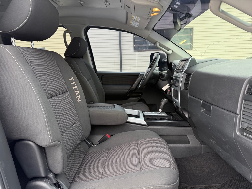 Nissan Titan S Crew Cab 4WD 2014