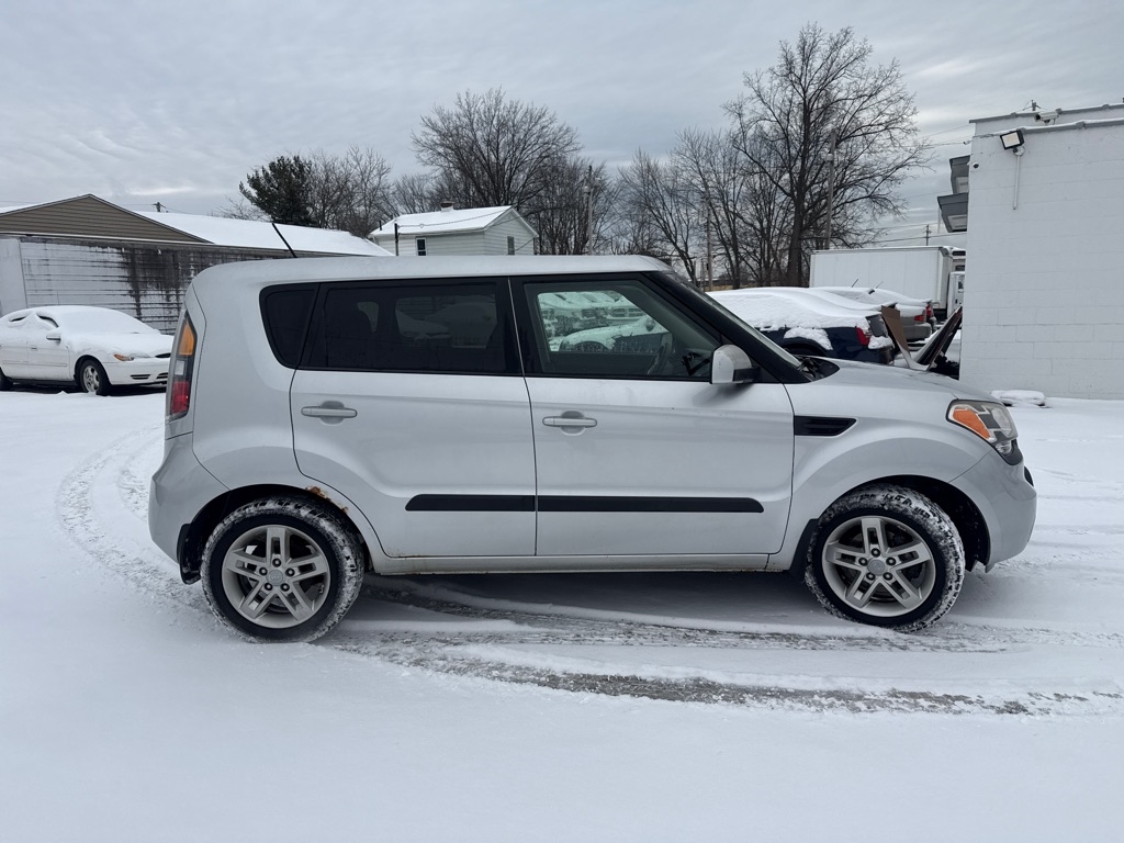Kia Soul + 2011
