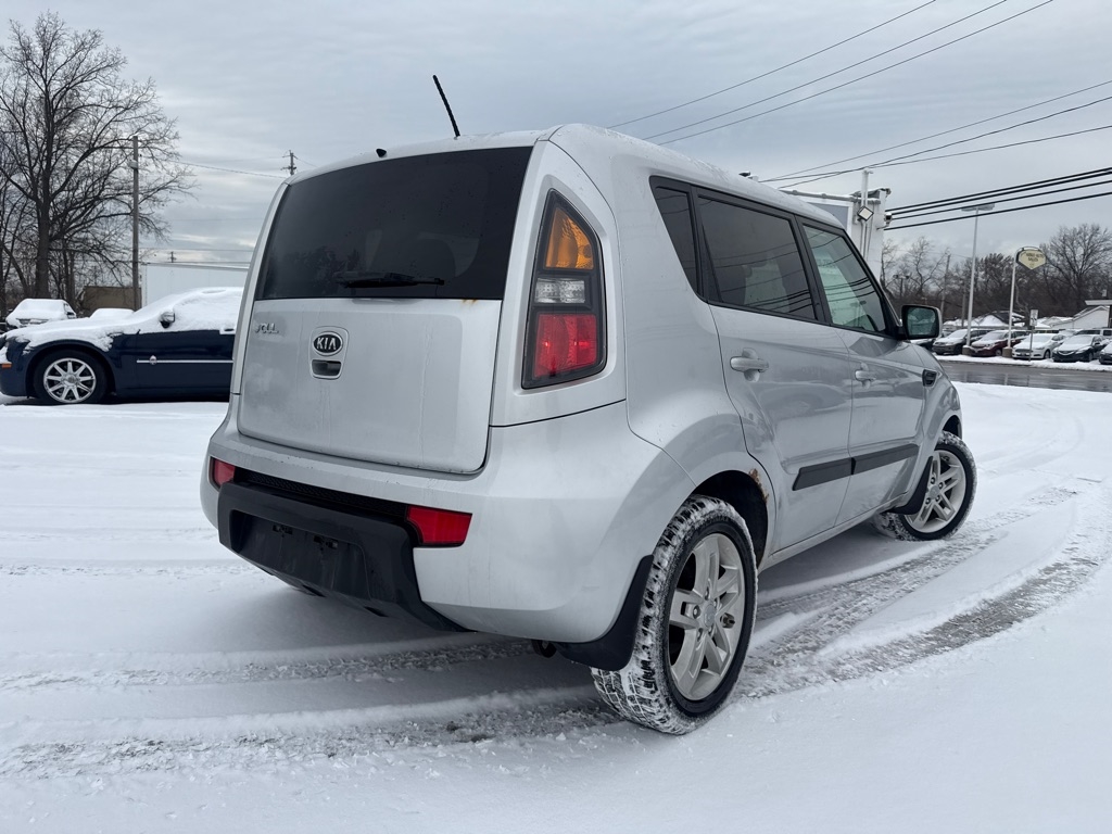 Kia Soul + 2011
