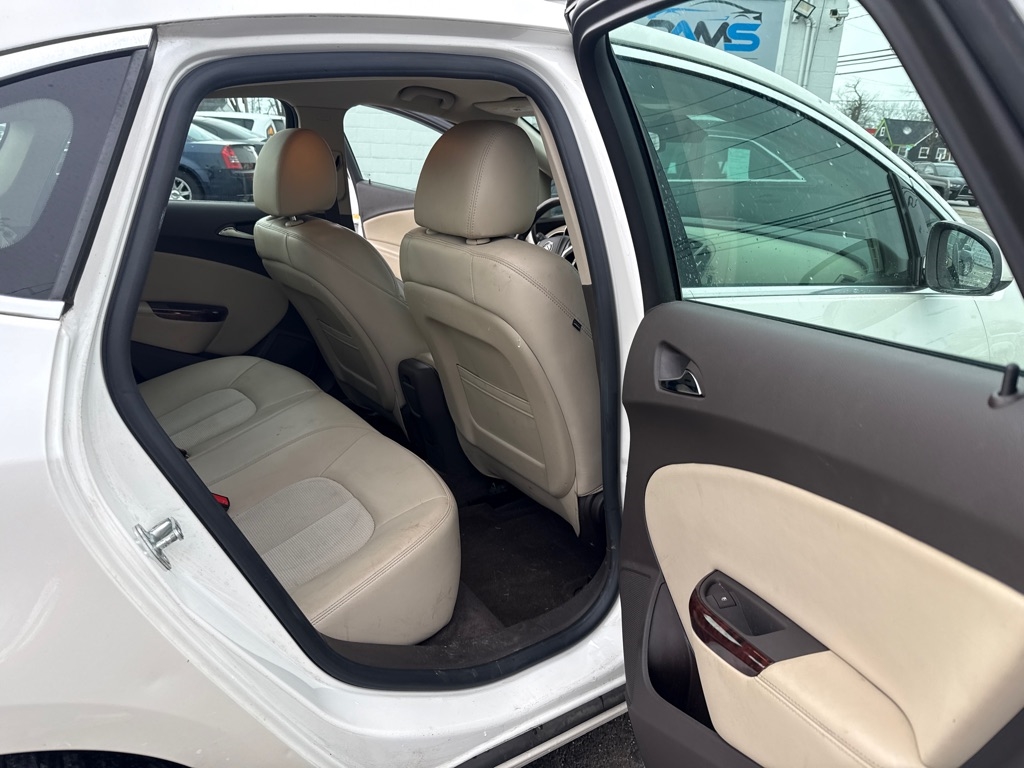 Buick Verano Base 2013