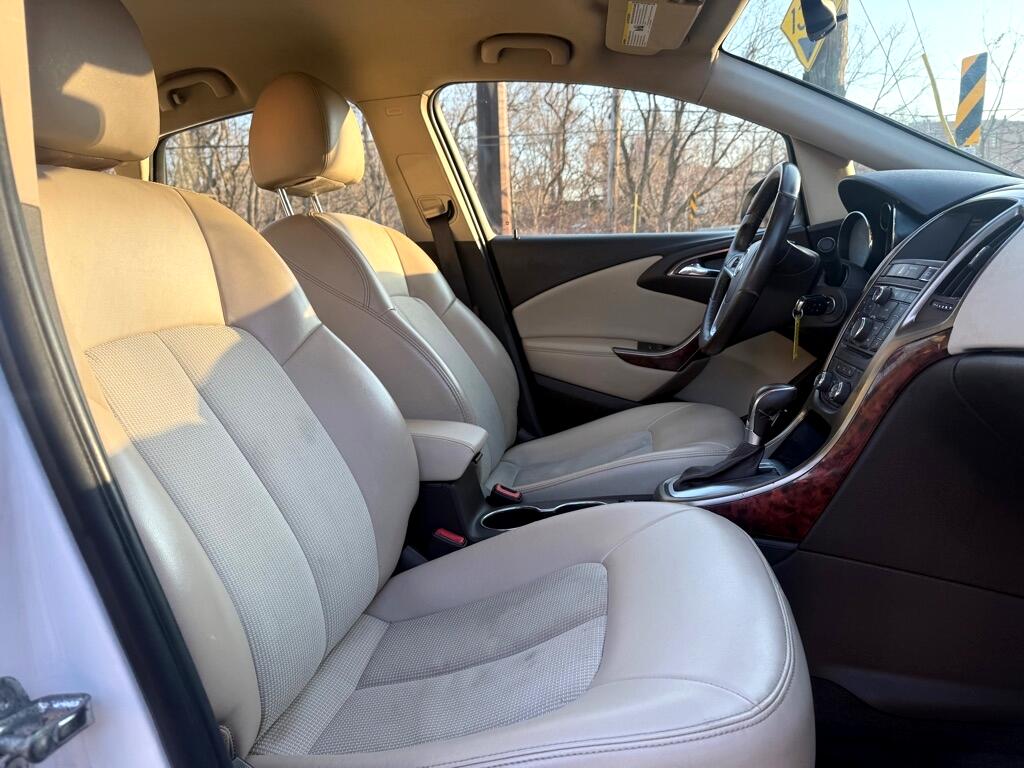 Buick Verano Base 2013