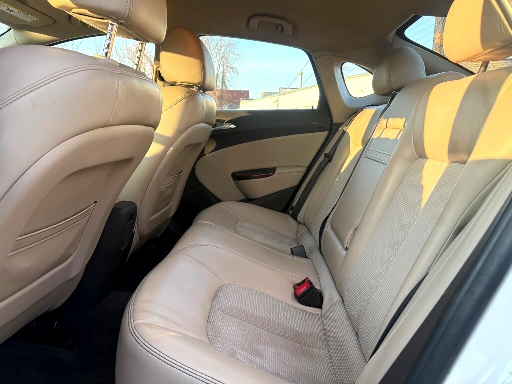 Buick Verano Base 2013