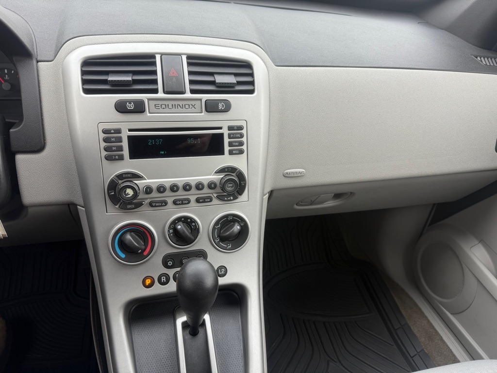 Chevrolet Equinox LS 2WD 2005