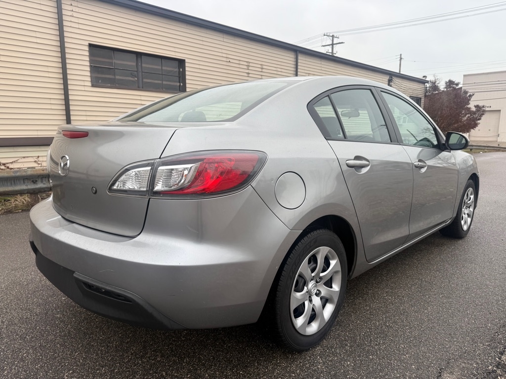 Mazda MAZDA3 i Sport 4-Door 2011
