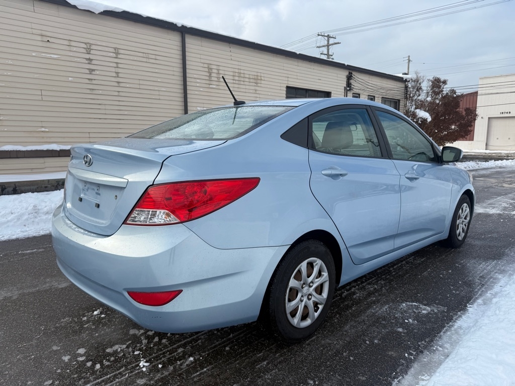 Hyundai Accent GLS 4-Door 2012