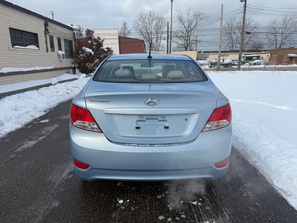 Hyundai Accent GLS 4-Door 2012