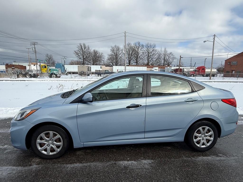 Hyundai Accent GLS 4-Door 2012