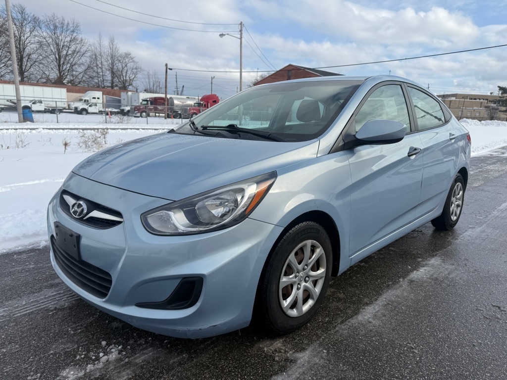 Hyundai Accent GLS 4-Door 2012