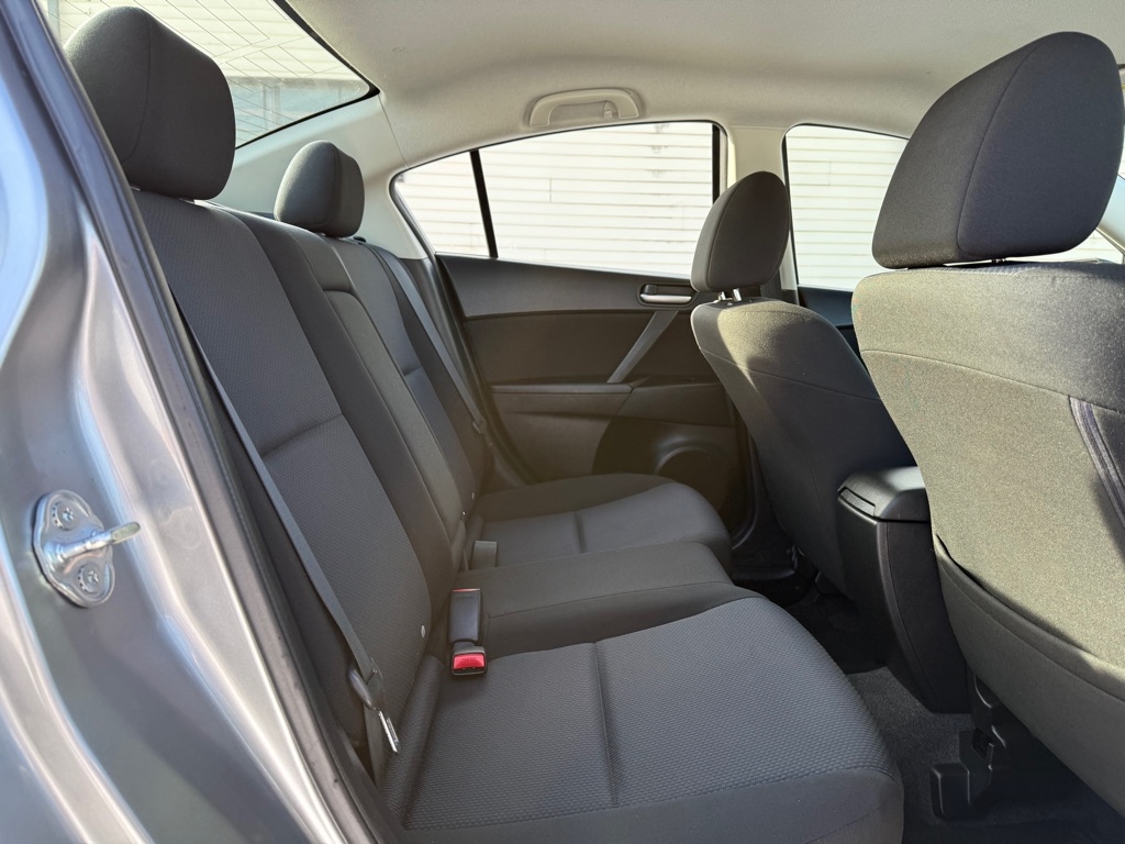 Mazda MAZDA3 i SV 4-Door 2010