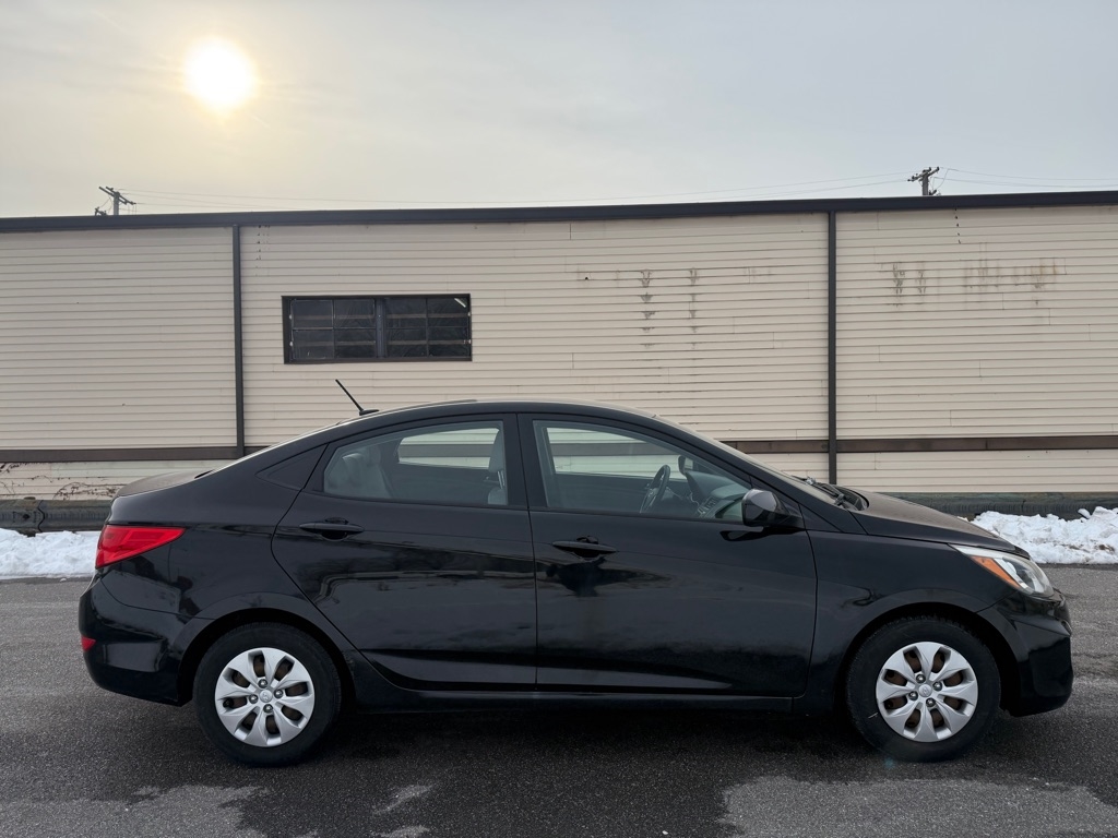 Hyundai Accent SE 4-Door 6A 2017