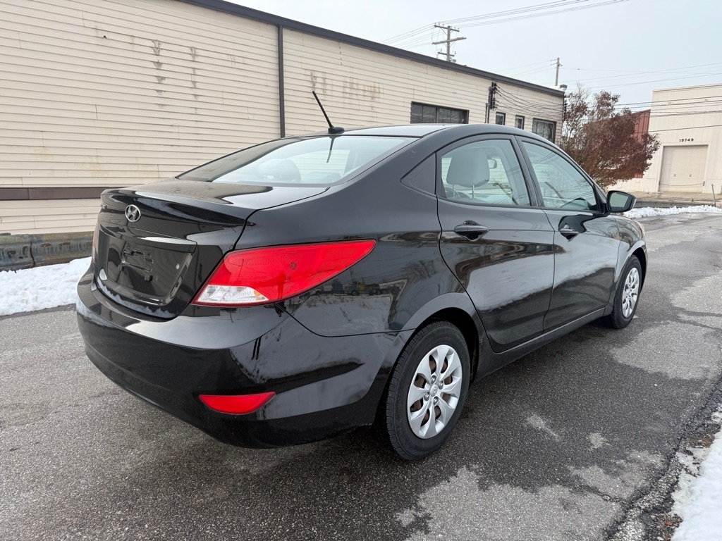 Hyundai Accent SE 4-Door 6A 2017