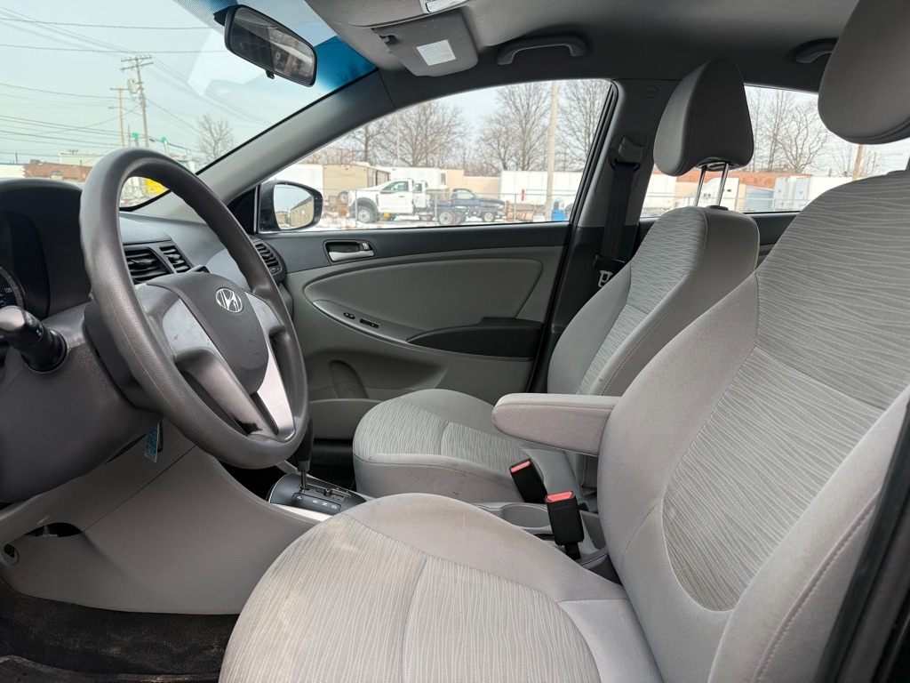 Hyundai Accent SE 4-Door 6A 2017