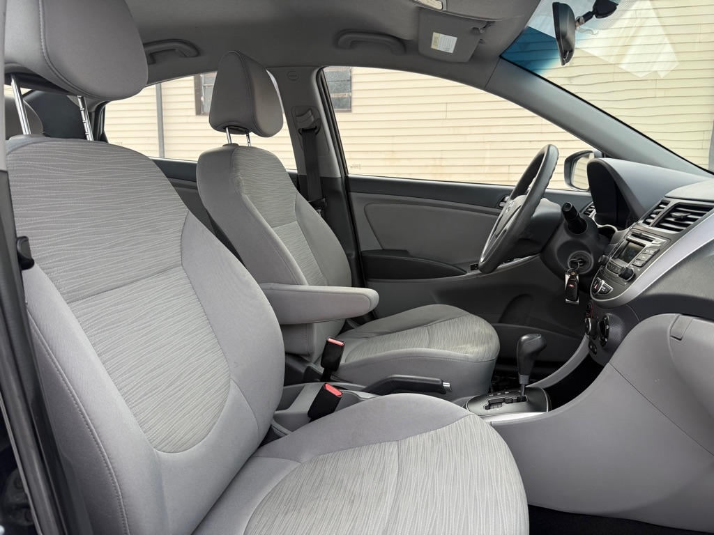 Hyundai Accent SE 4-Door 6A 2017