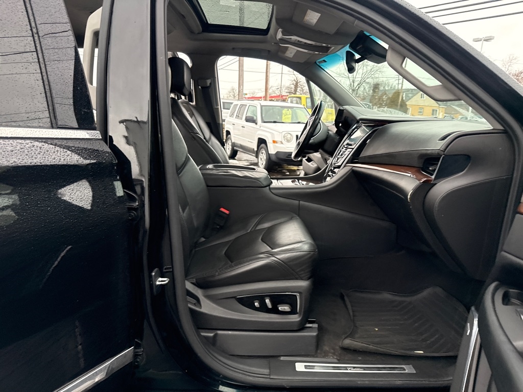 Cadillac Escalade ESV Premium 4WD 2016