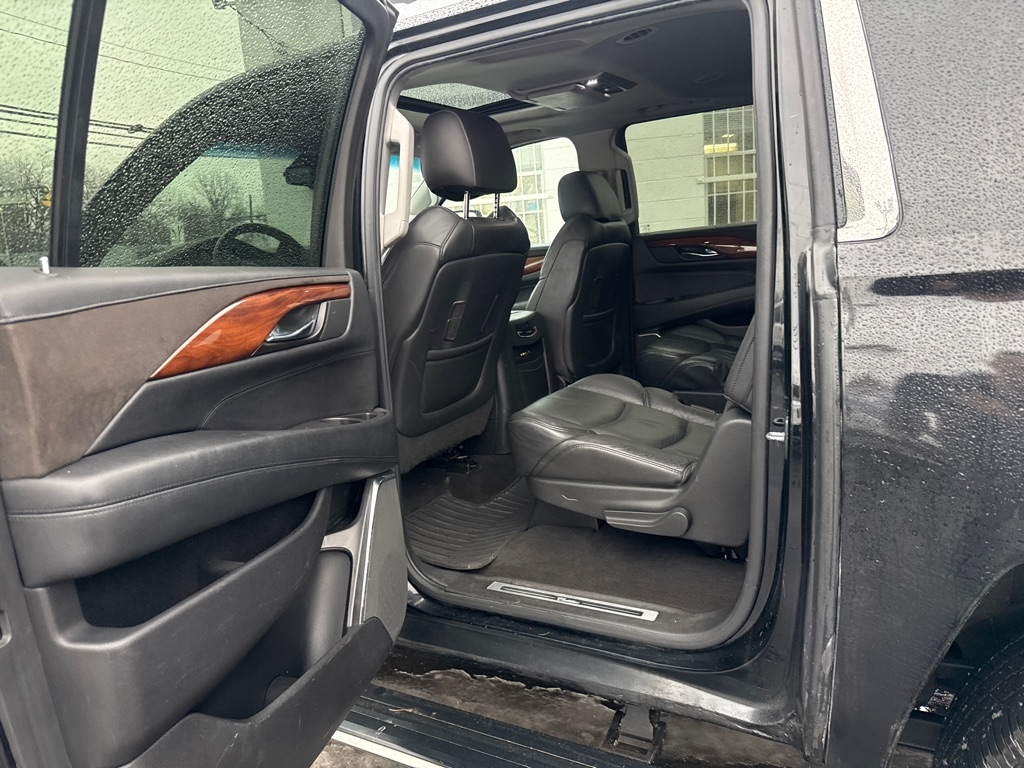 Cadillac Escalade ESV Premium 4WD 2016